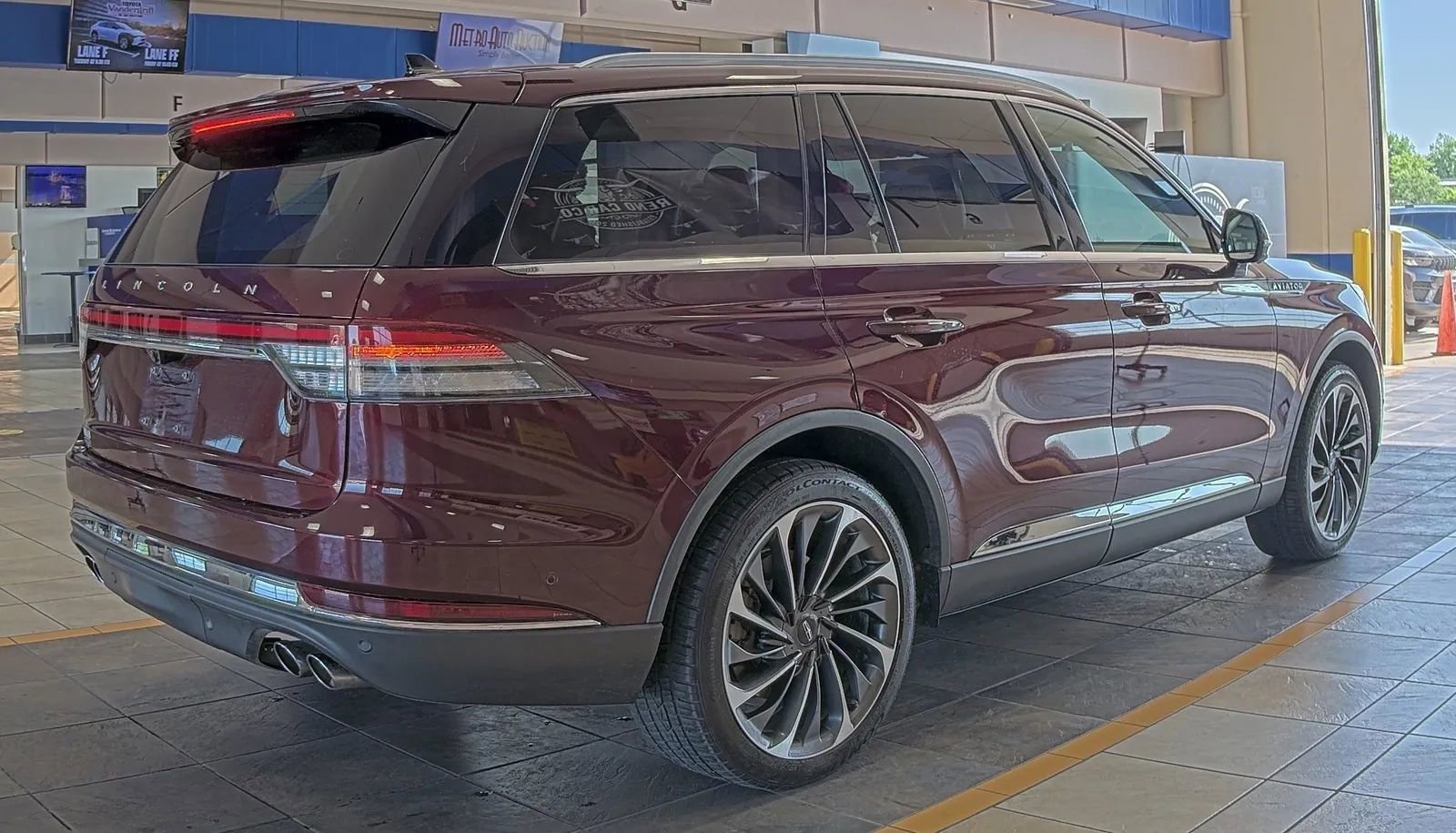 Used 2021 Lincoln Aviator Reserve w/ Equipment Group 202A image 3