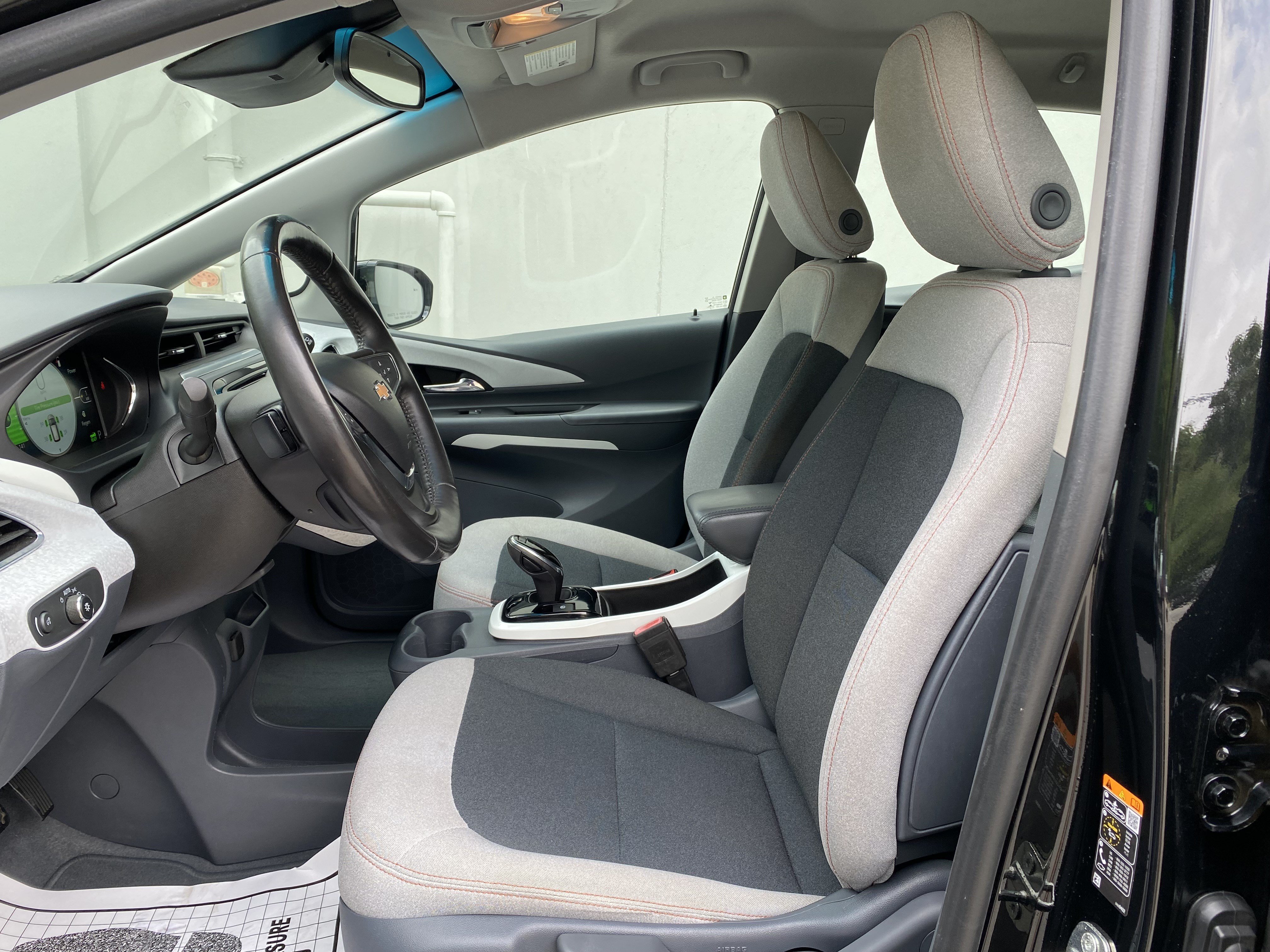 Used 2020 Chevrolet Bolt LT FWD image 16