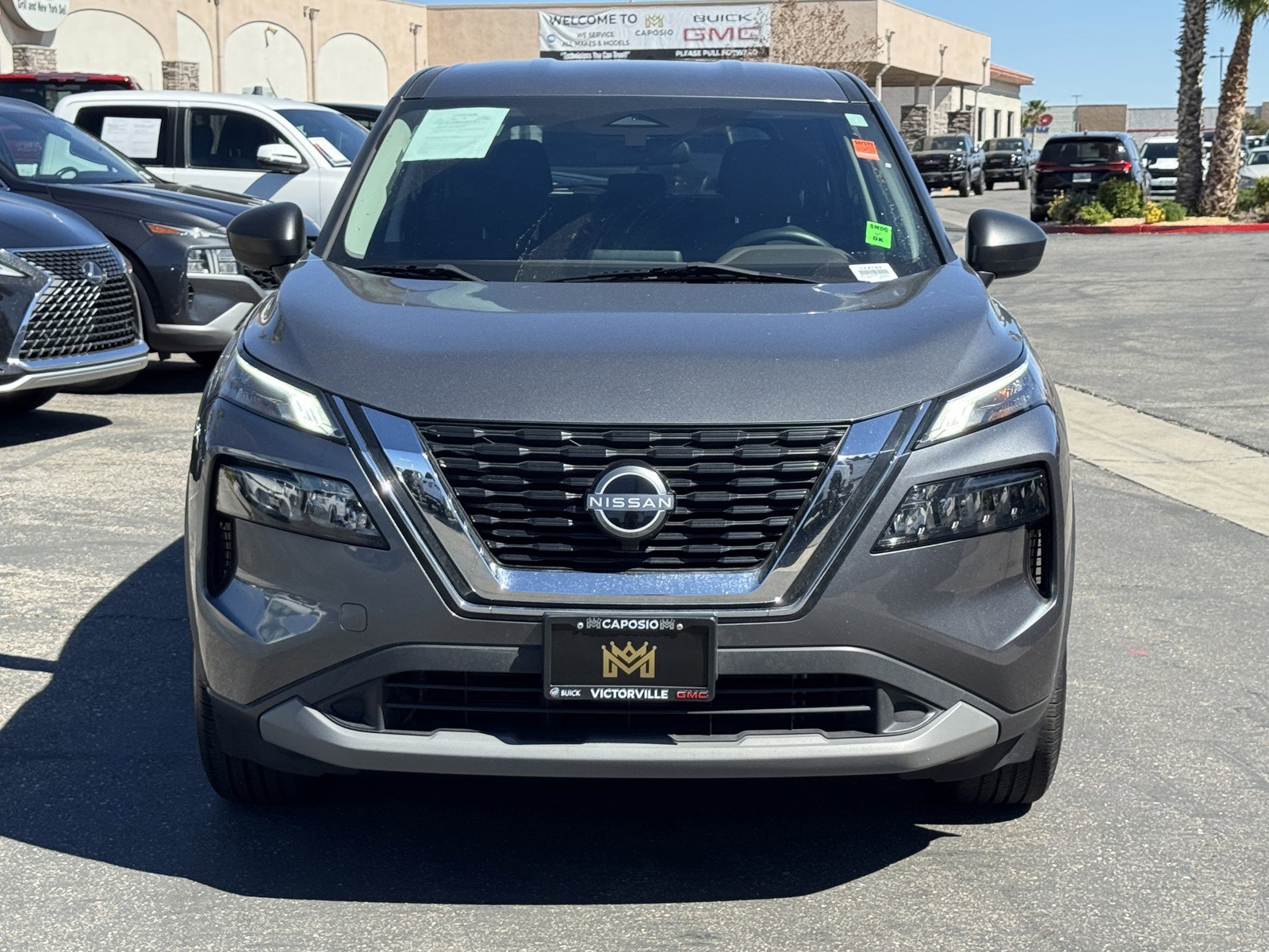 Used 2023 Nissan Rogue S image 2
