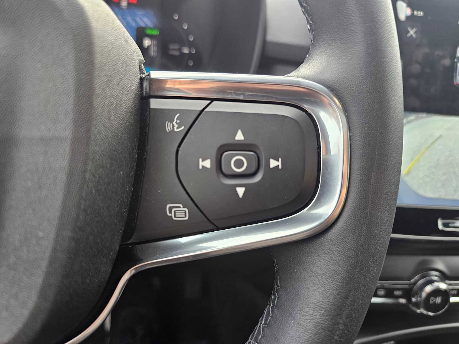 Certified 2023 Volvo XC40 Recharge Ultimate w/ Protection Package Premier image 34