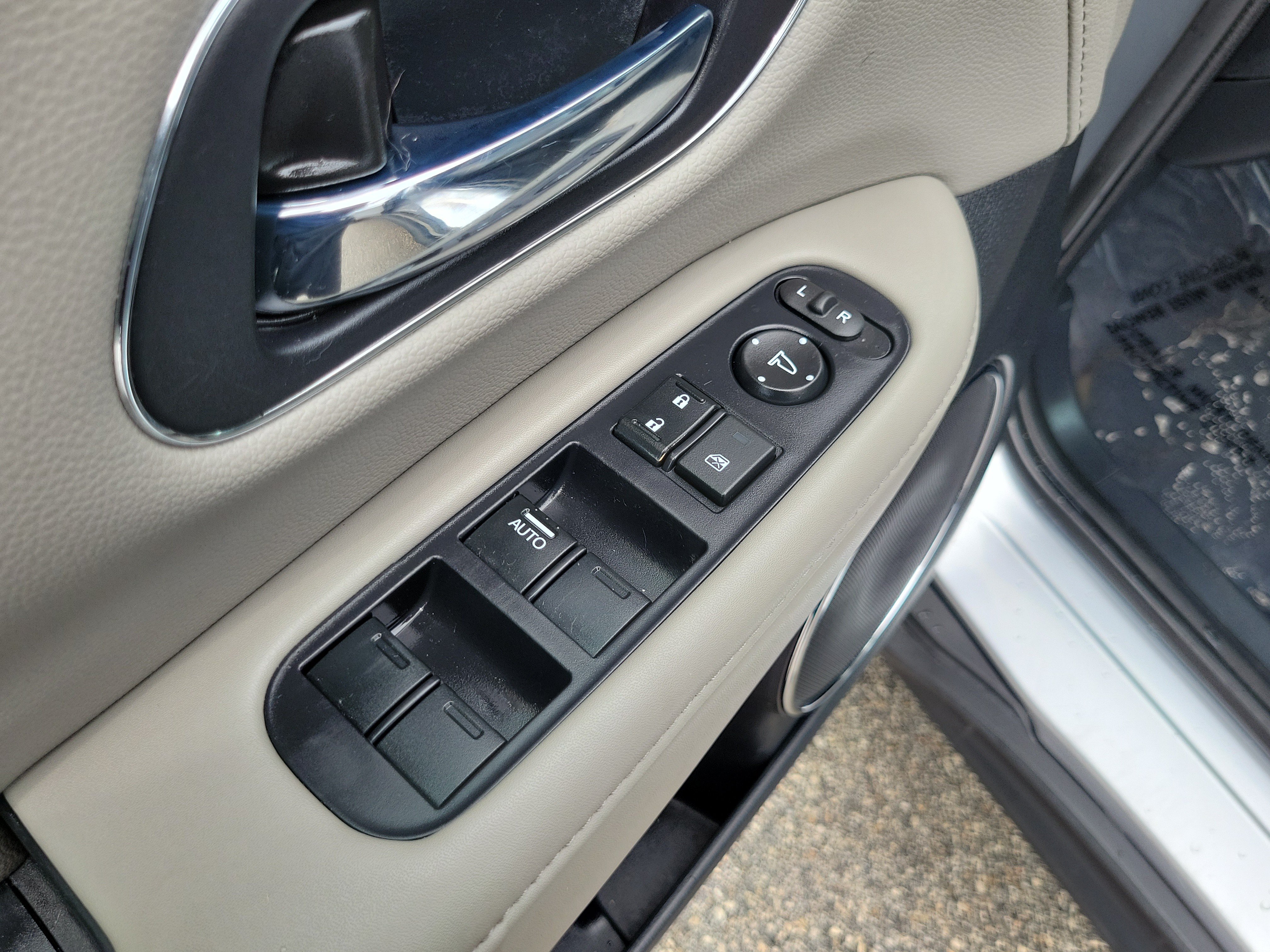 Used 2021 Honda HR-V EX-L image 24