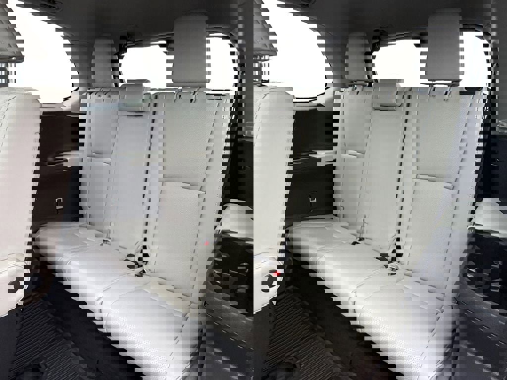 Certified 2024 Toyota Grand Highlander Platinum AWD/4WD image 16