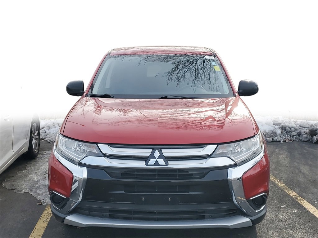 Used 2017 Mitsubishi Outlander ES image 3