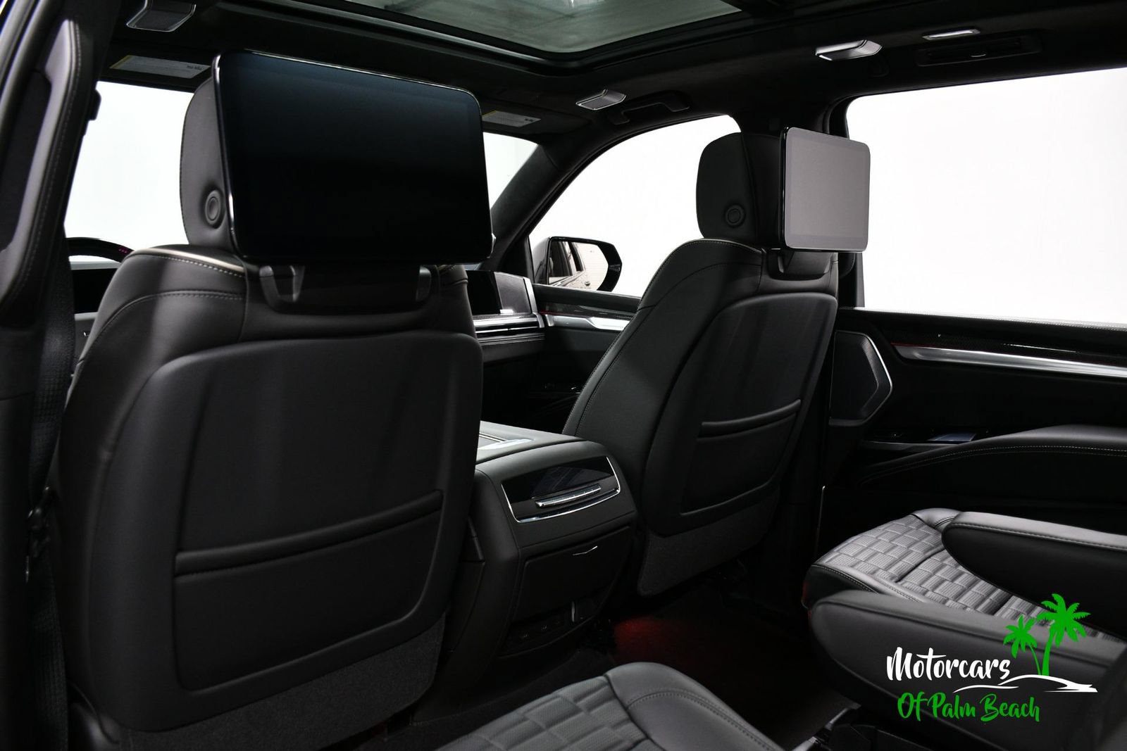 Used 2026 Cadillac Escalade ESV V w/ LPO, ONYX Package AWD/4WD image 61