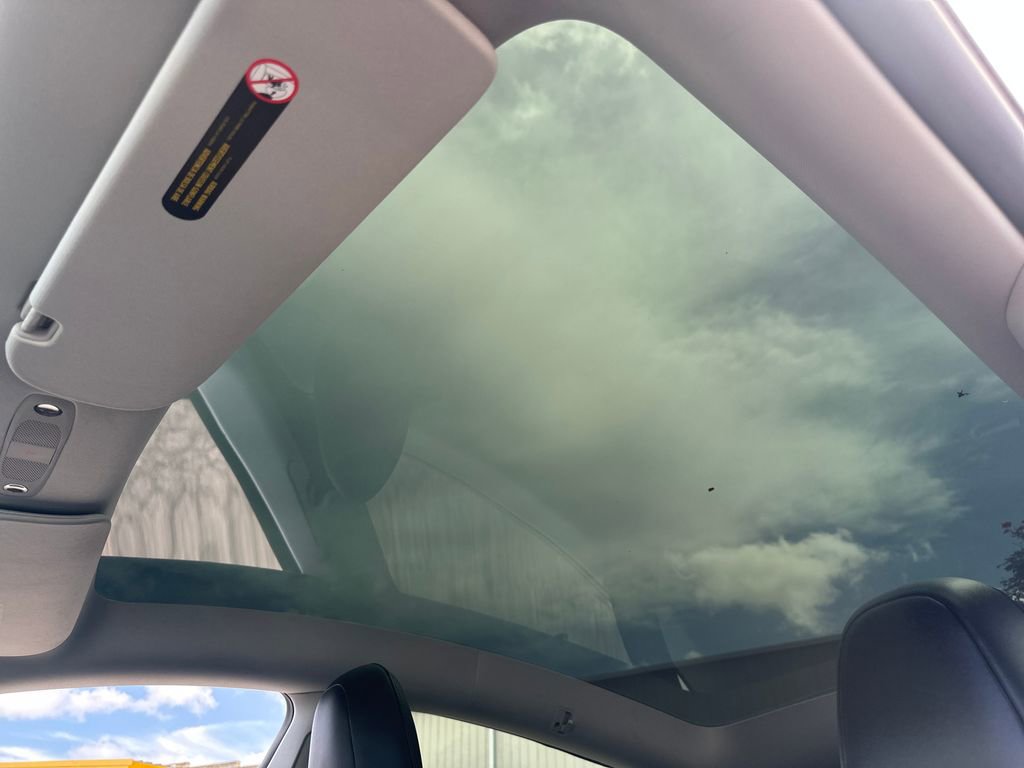 Used 2020 Tesla Model Y Long Range image 19