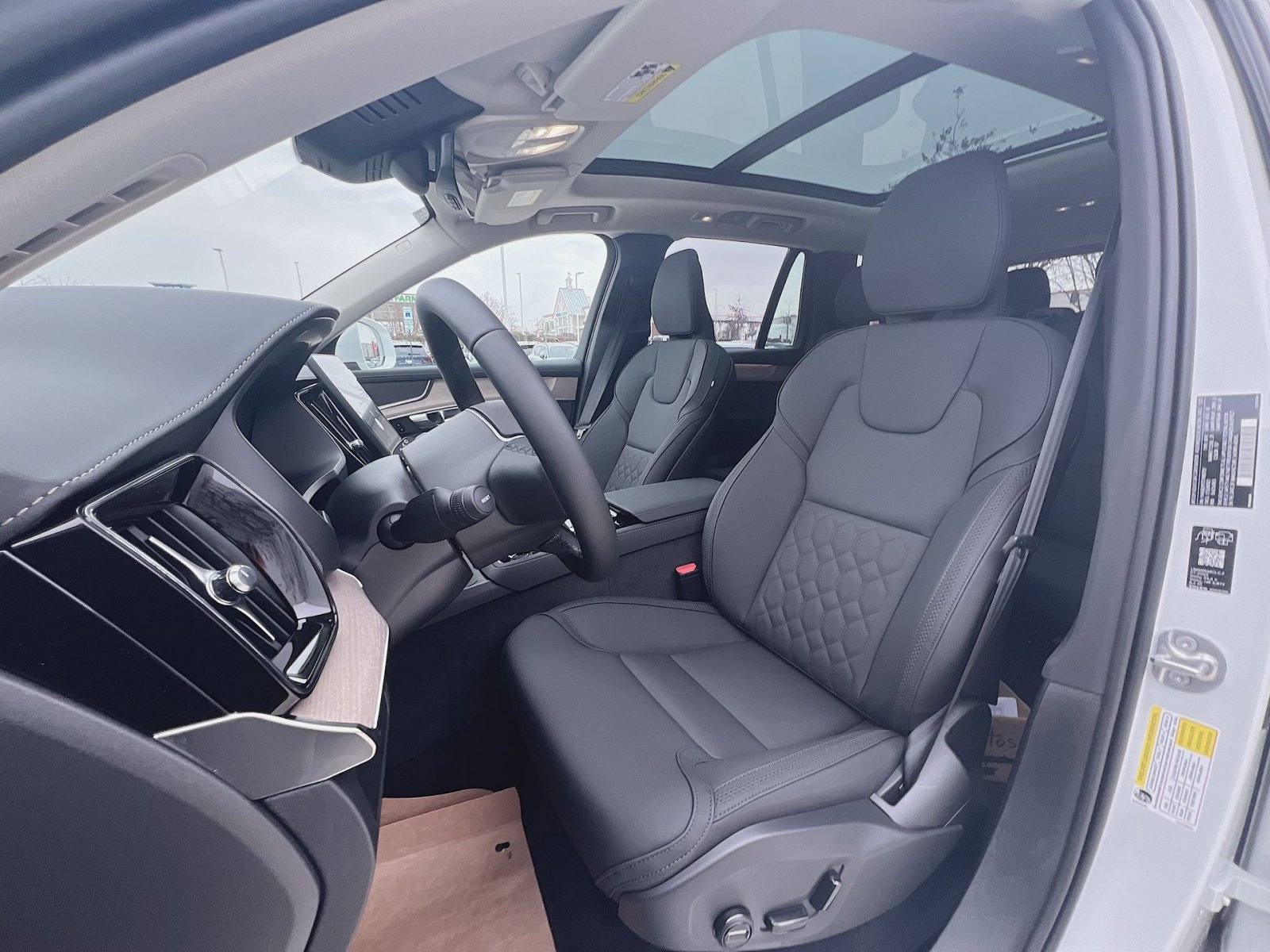 New 2026 Volvo XC90 B6 Plus w/ Protection Package image 13