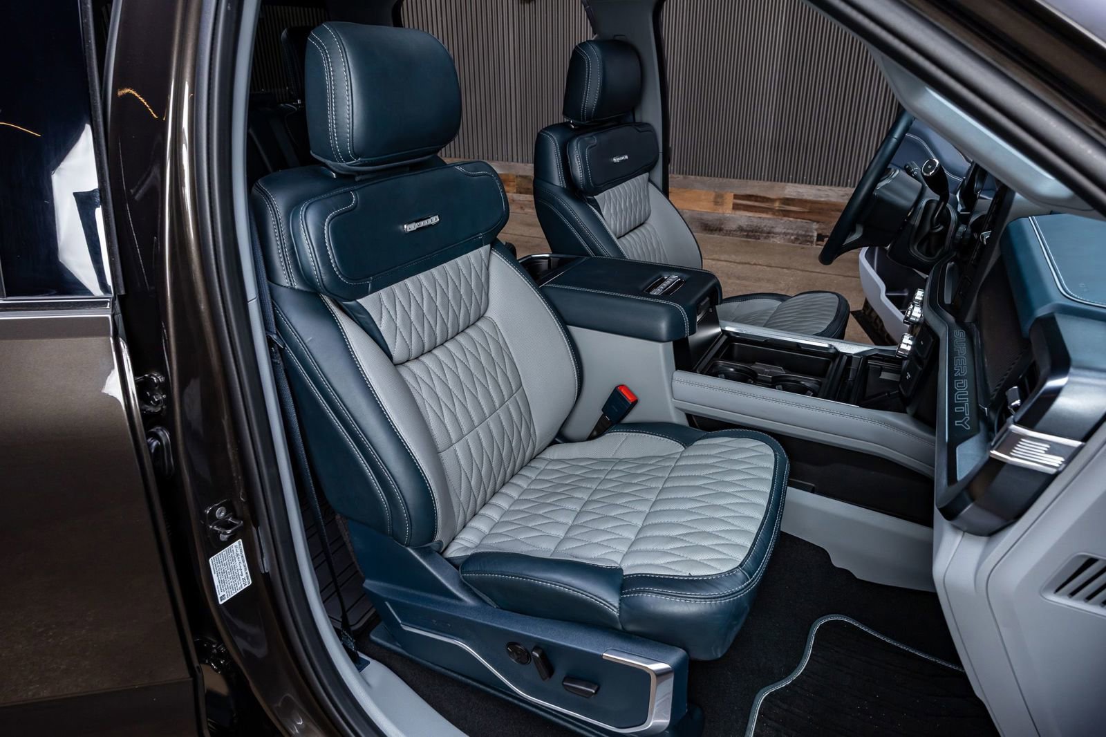 Used 2024 Ford F250 Limited w/ FX4 Off-Road Package image 30