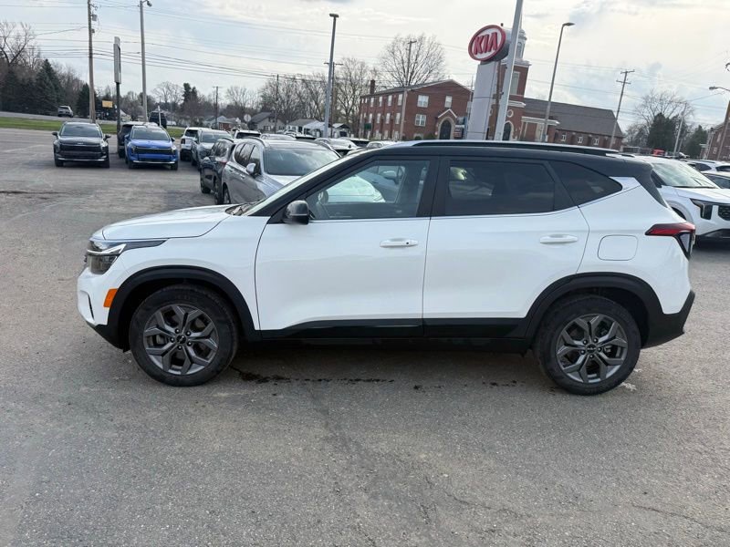 Certified 2024 Kia Seltos S image 4