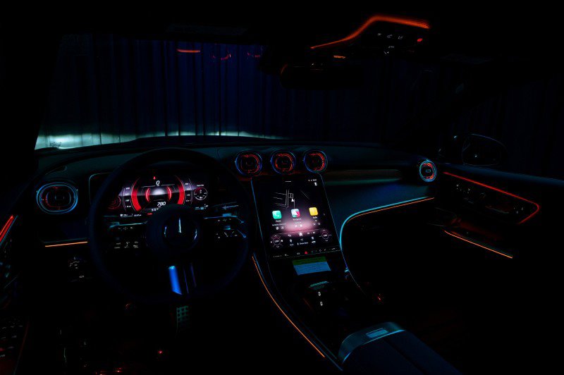 New 2025 Mercedes-Benz GLC 300 image 14