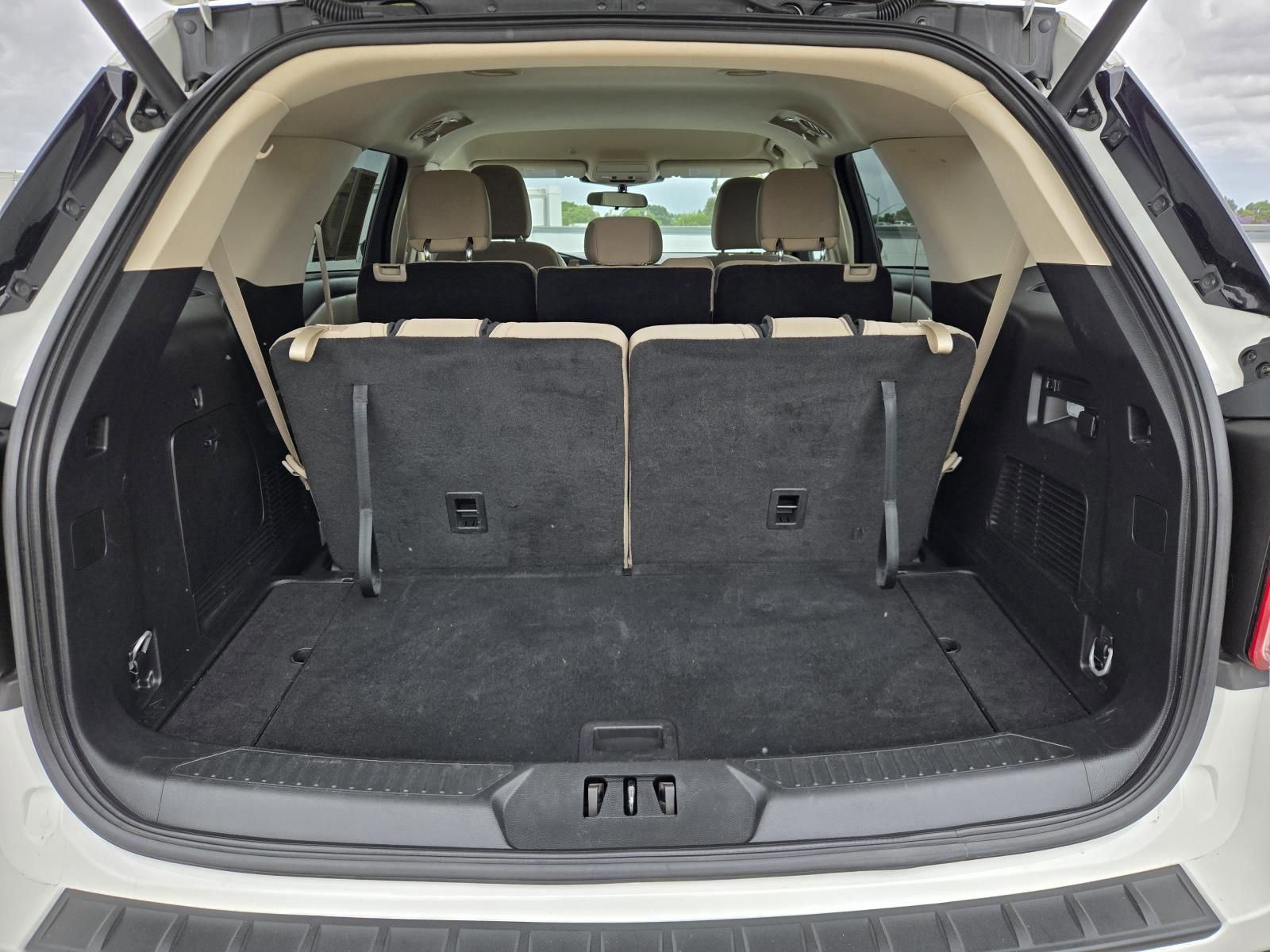 Used 2023 Ford Explorer XLT RWD image 29