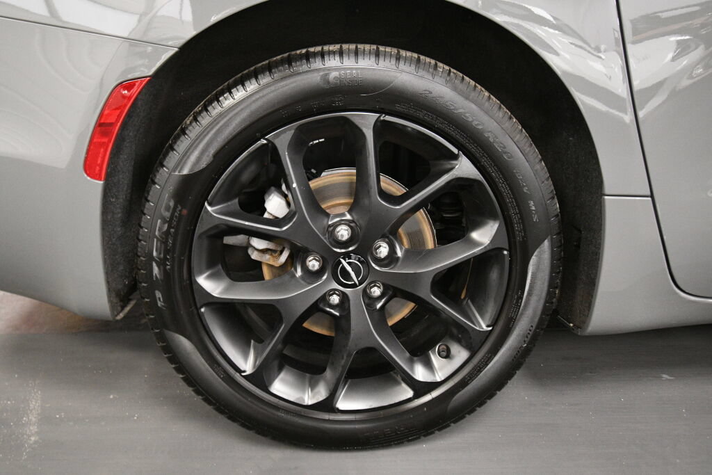 Used 2025 Chrysler Pacifica Limited FWD image 35
