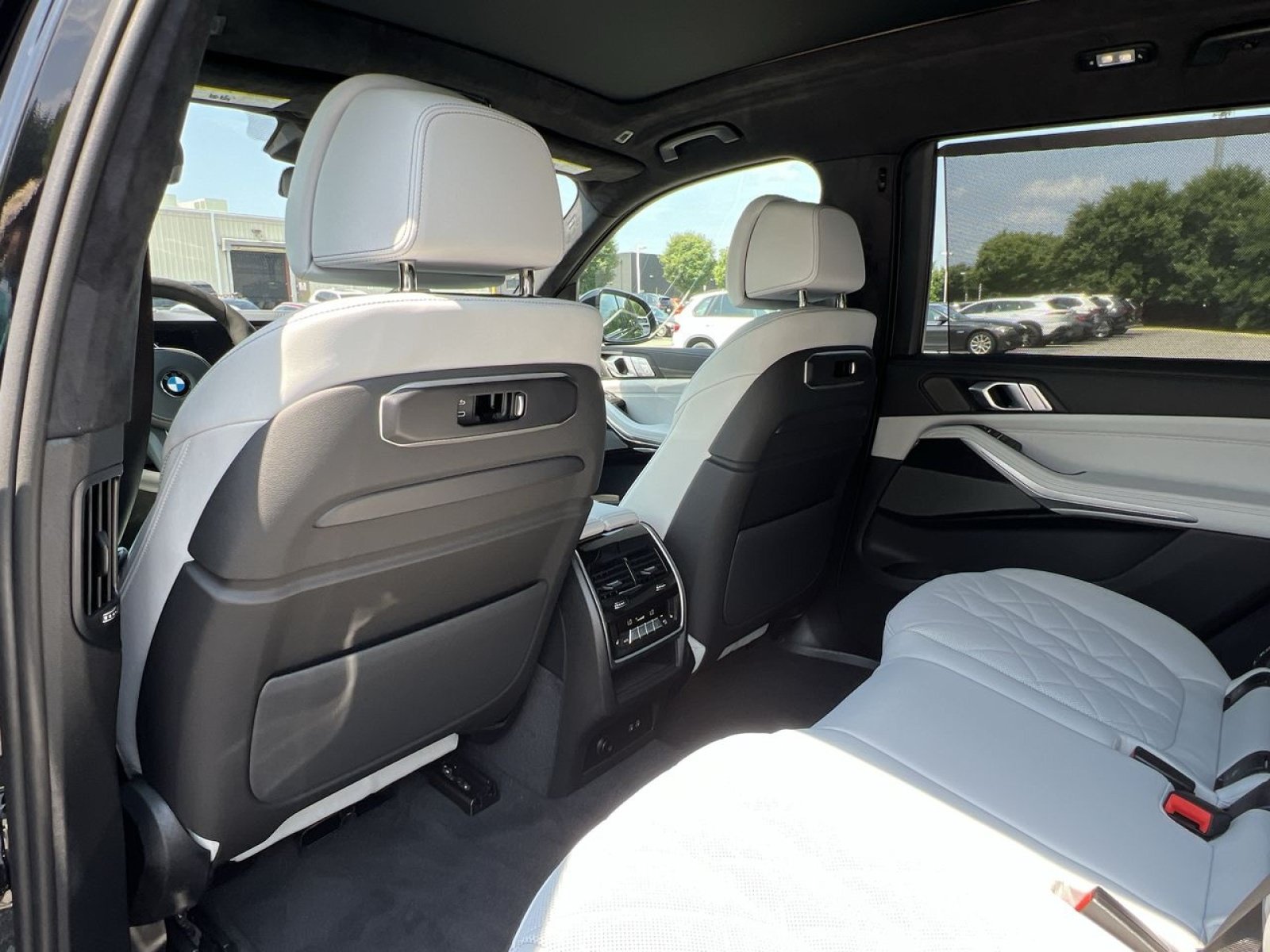 New 2027 BMW X7 xDrive40i w/ M Sport Package AWD/4WD image 23