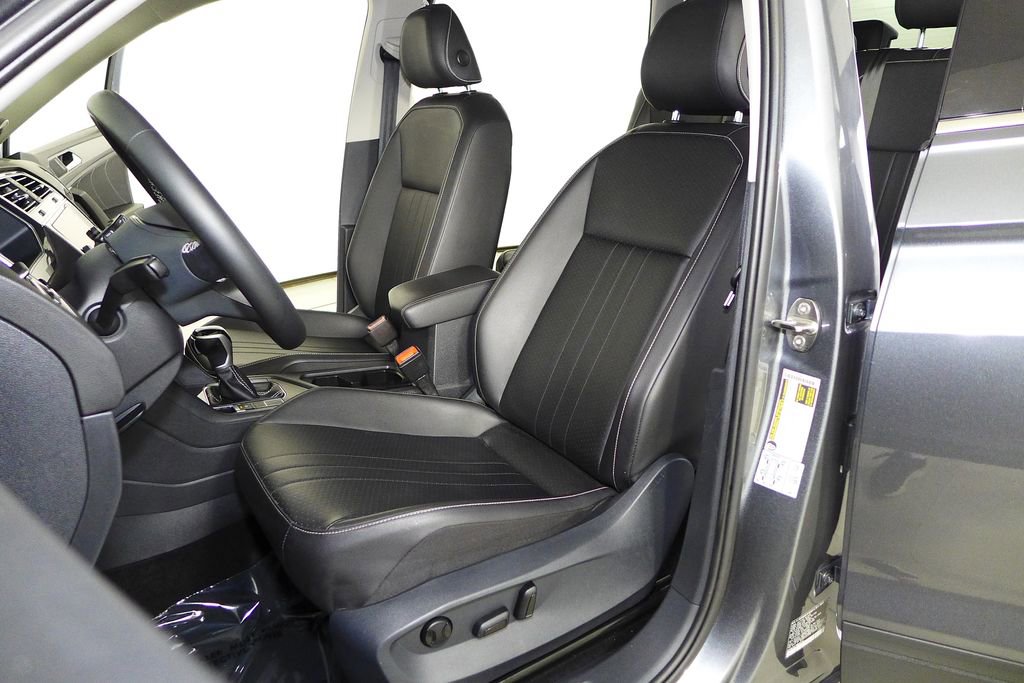 Used 2022 Volkswagen Tiguan SE image 22
