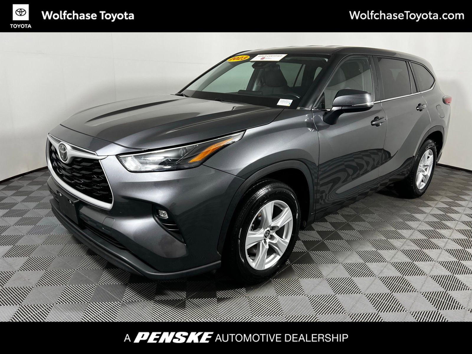 Used 2023 Toyota Highlander LE