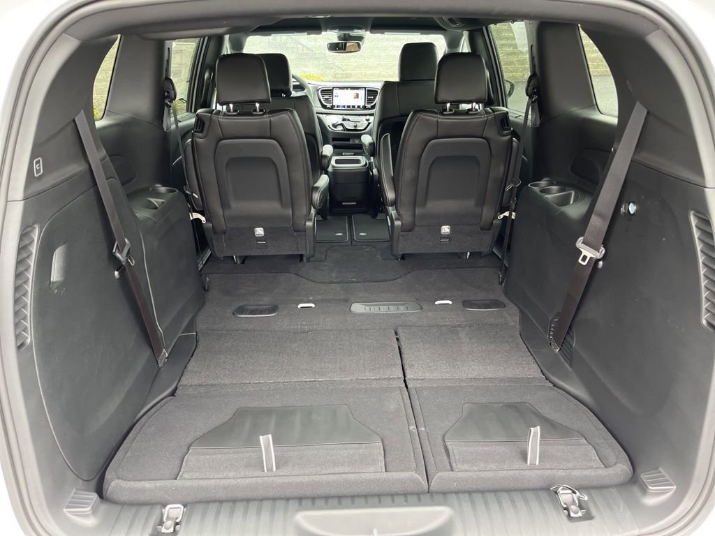 New 2026 Chrysler Pacifica Select image 17