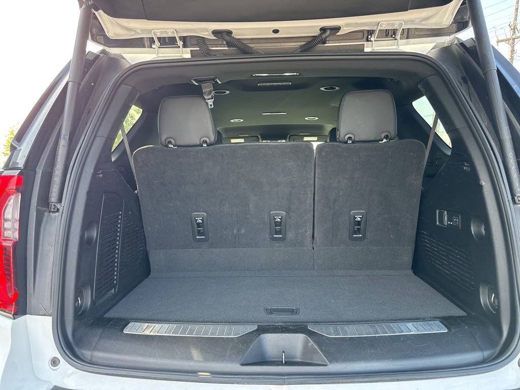 Used 2025 GMC Yukon Denali RWD image 28