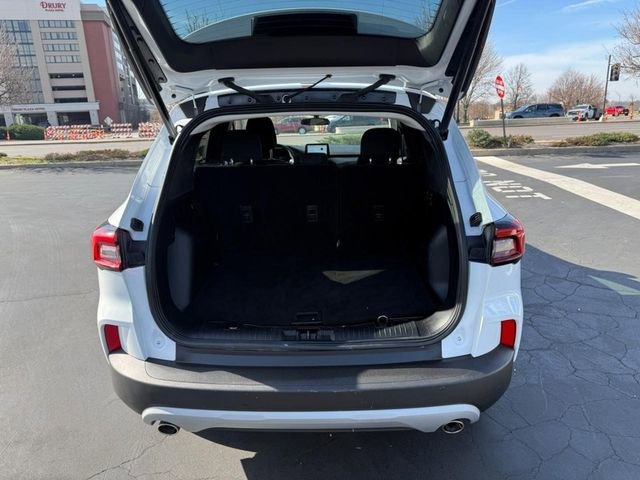 Used 2023 Ford Escape Active w/ Cold Weather Package image 5