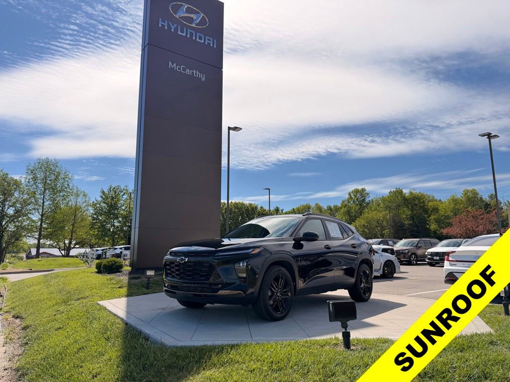 Used 2024 Chevrolet Trax ACTIV w/ Sunroof Package