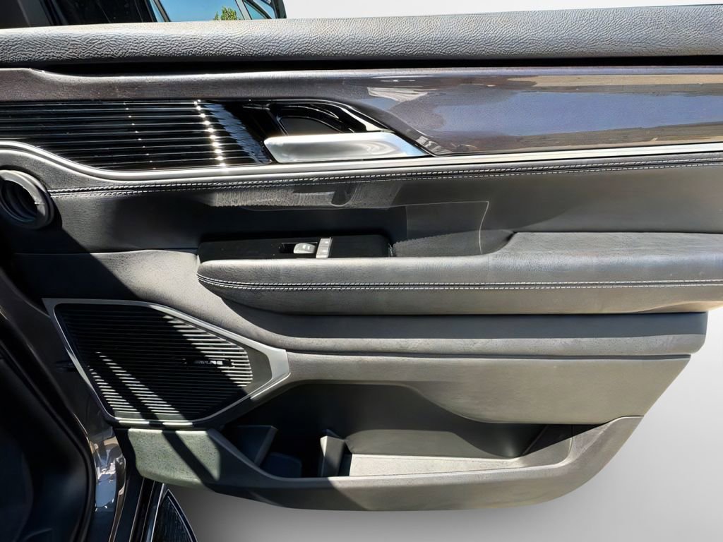 New 2024 Jeep Wagoneer 4WD w/ Premium Group I image 28