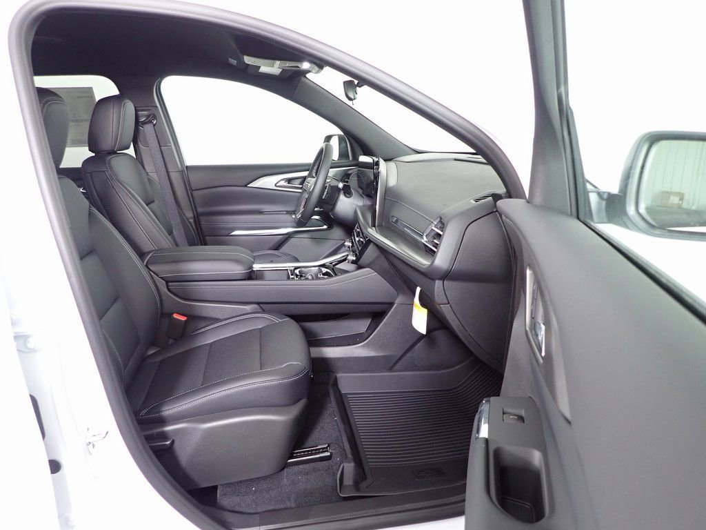 New 2026 Chevrolet Traverse LT w/ LPO, Floor Liner Package image 33