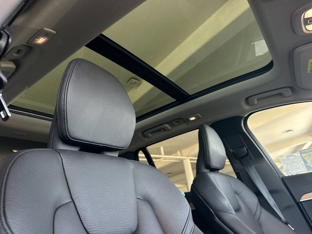 Certified 2024 Volvo XC90 T8 Plus AWD/4WD image 17