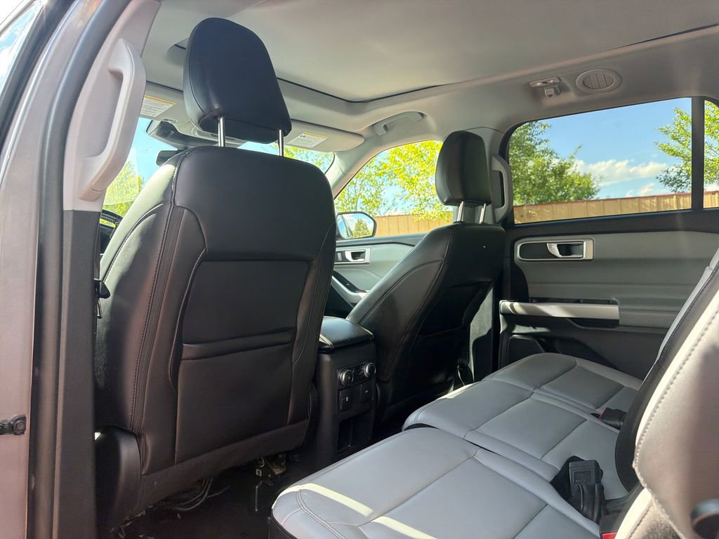 Used 2021 Ford Explorer XLT w/ Equipment Group 202A AWD/4WD image 26