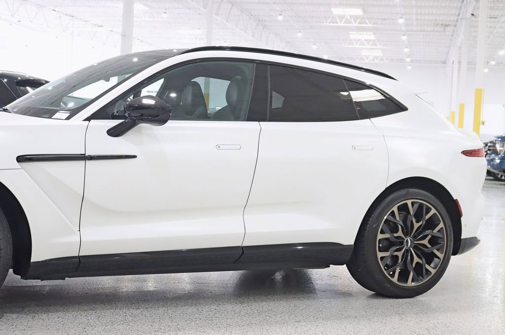 Used 2021 Aston Martin DBX AWD/4WD image 3