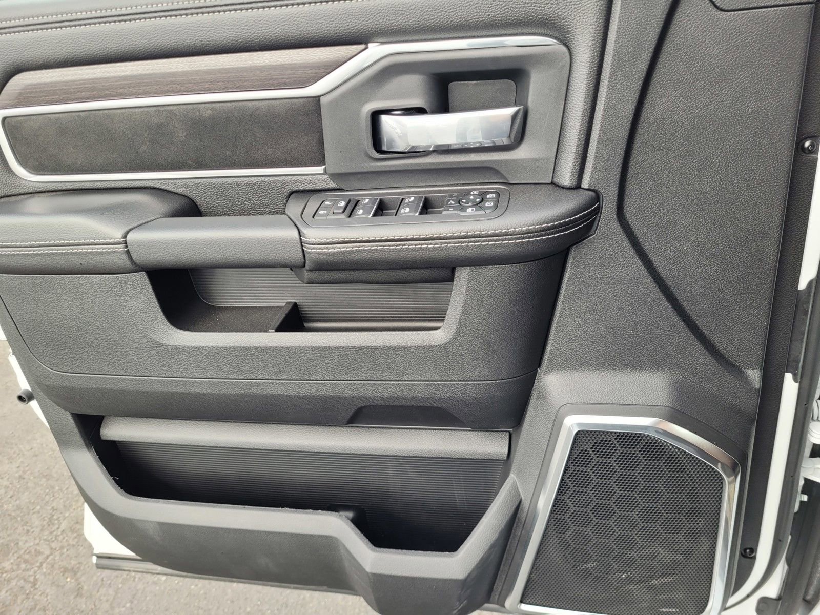 New 2026 RAM 2500 Laramie w/ Bed Utility Group image 15