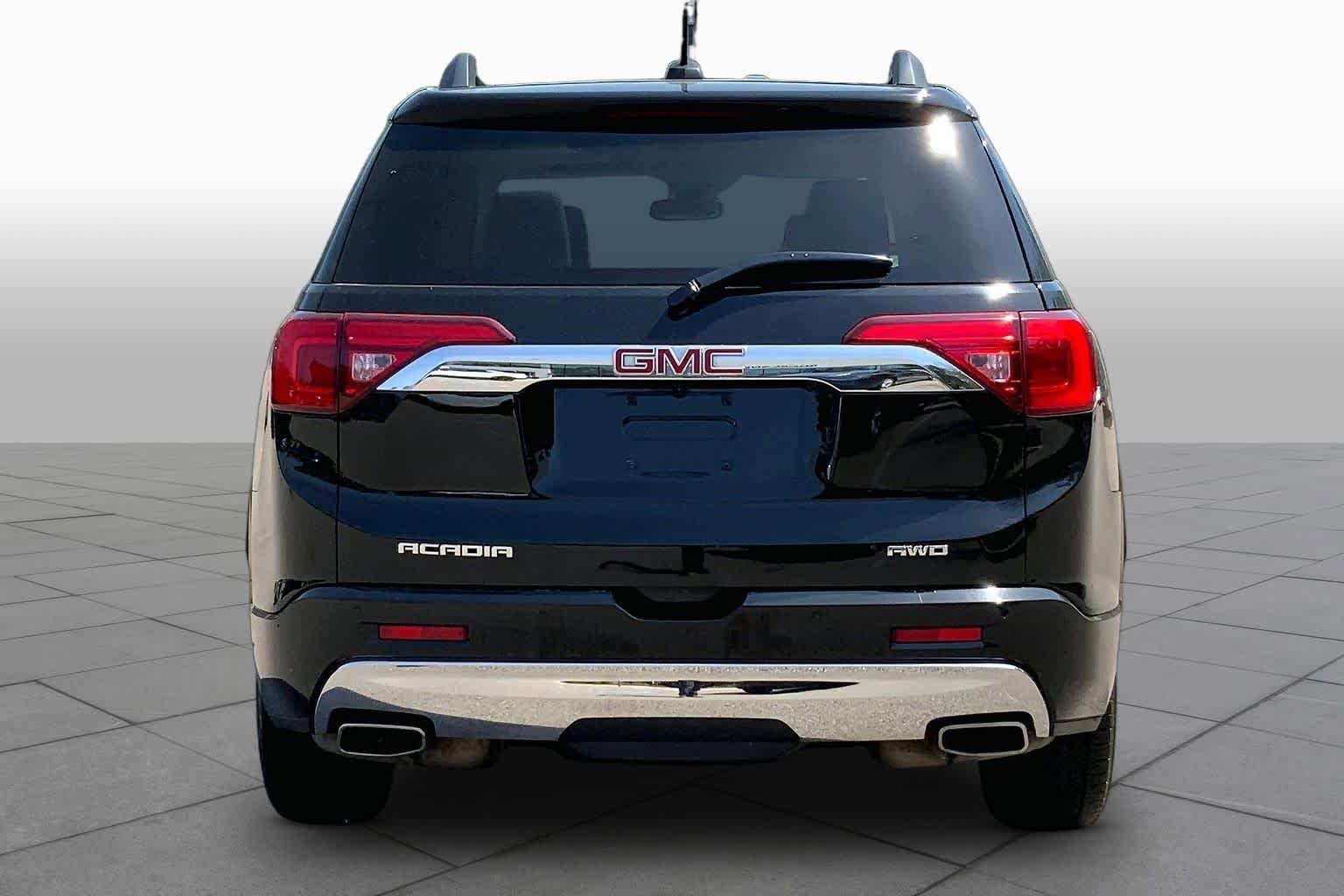 Used 2019 GMC Acadia Denali w/ Technology Package AWD/4WD image 5