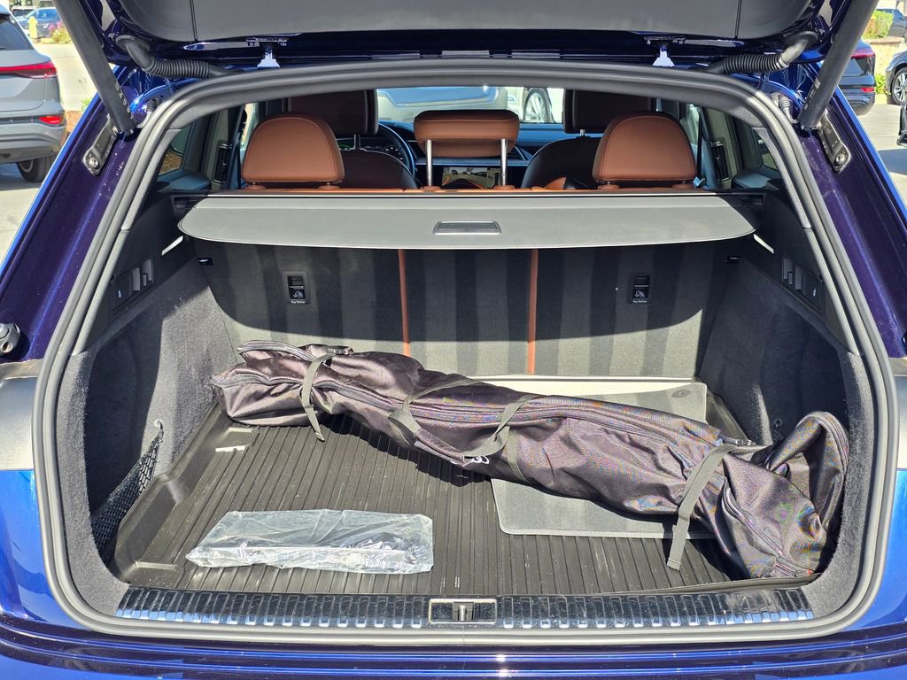 Used 2023 Audi e-tron Premium Plus w/ Premium Plus Package image 16