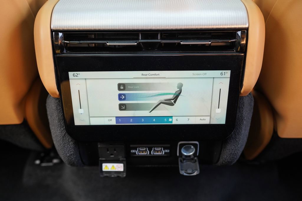 Used 2023 Jeep Grand Wagoneer Series III image 40