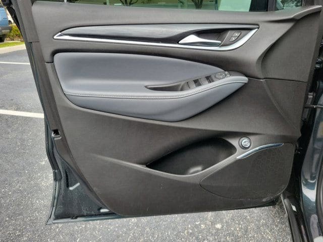 Used 2020 Buick Enclave Essence FWD image 17