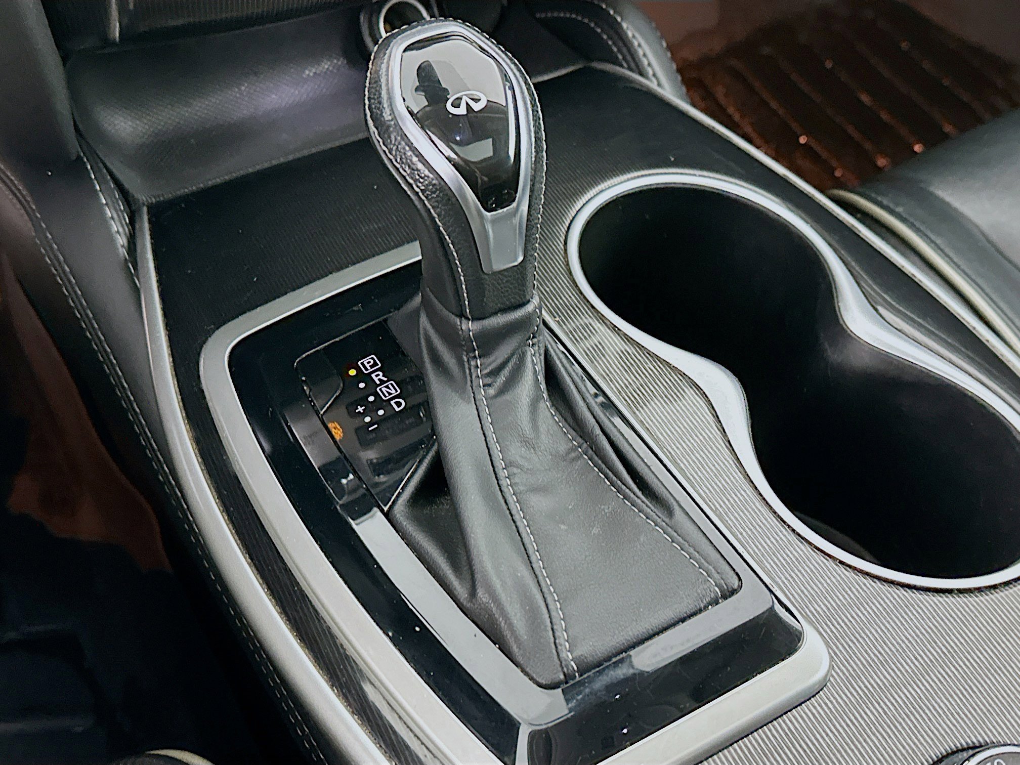 Used 2017 INFINITI QX60 Luxe w/ Premium Plus Package image 25