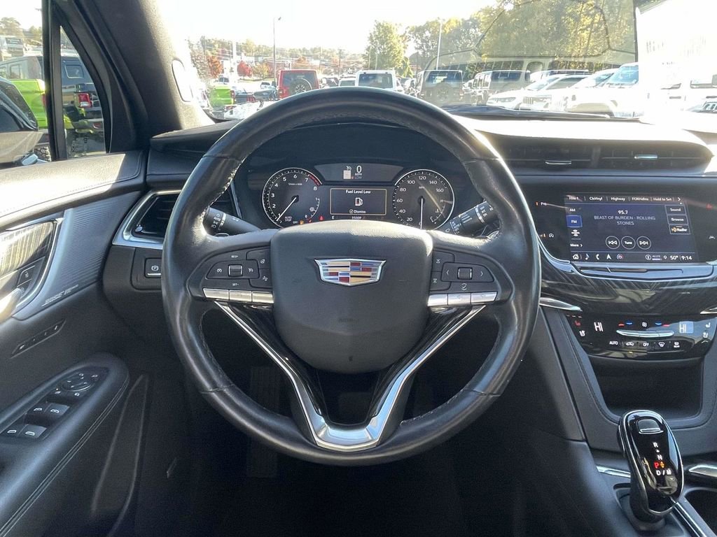 Used 2023 Cadillac XT6 Premium Luxury image 23