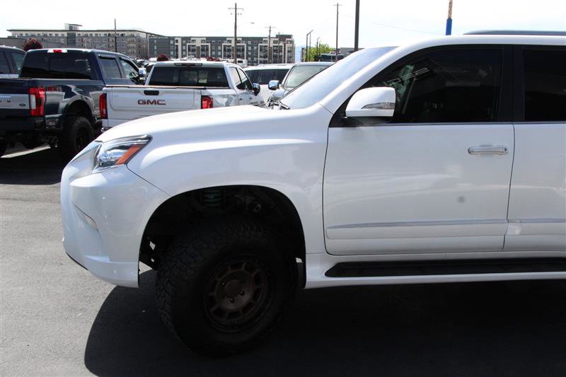 Used 2016 Lexus GX 460 w/ Comfort Package AWD/4WD image 4
