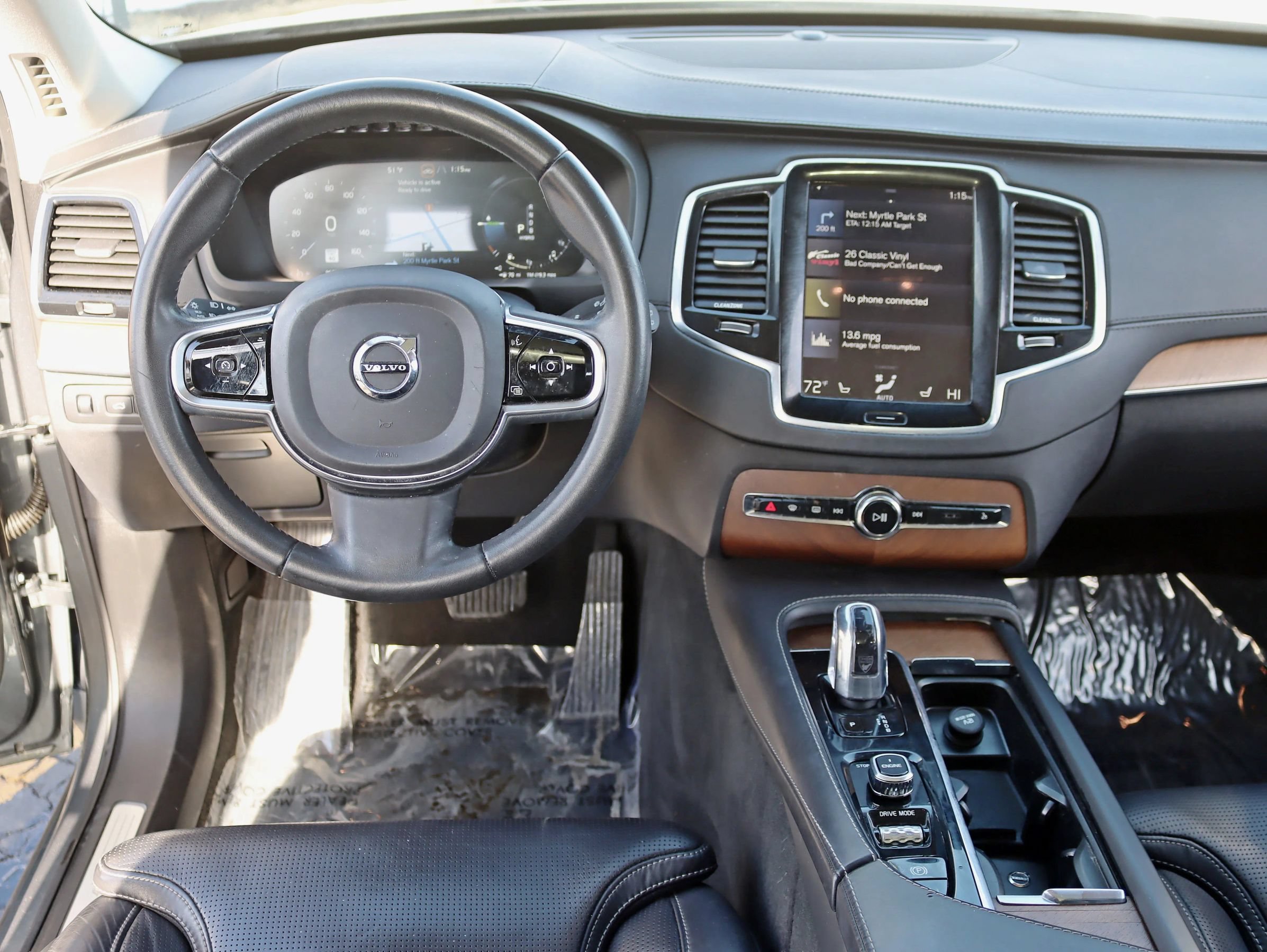 Used 2016 Volvo XC90 T8 Inscription w/ Protection Package Plus AWD/4WD image 17