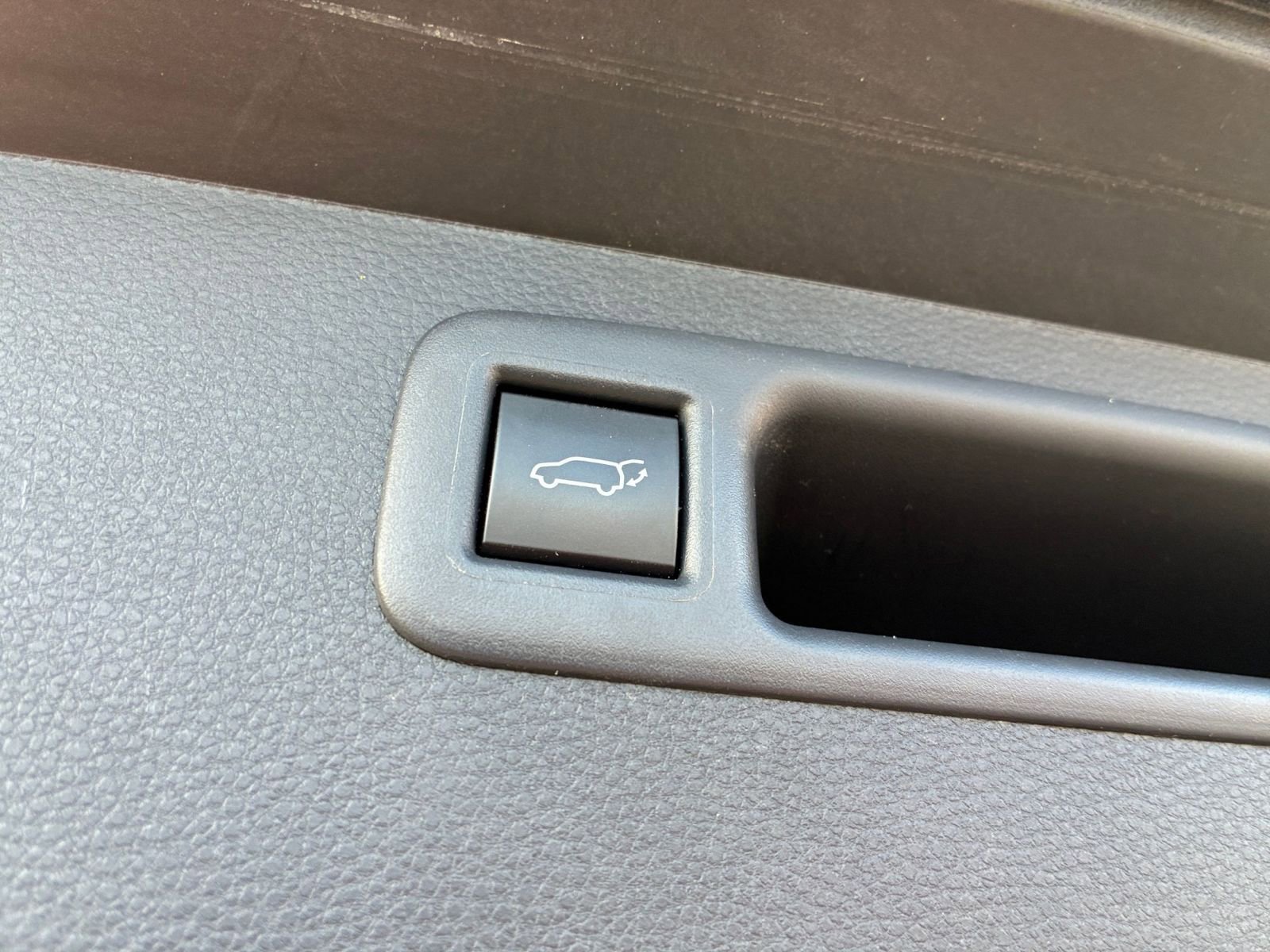 Used 2025 Toyota Highlander XSE image 24