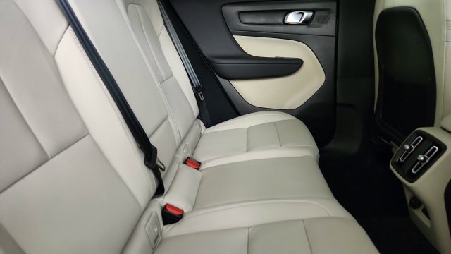 New 2026 Volvo XC40 B5 Plus w/ Protection Package Premier AWD/4WD image 31