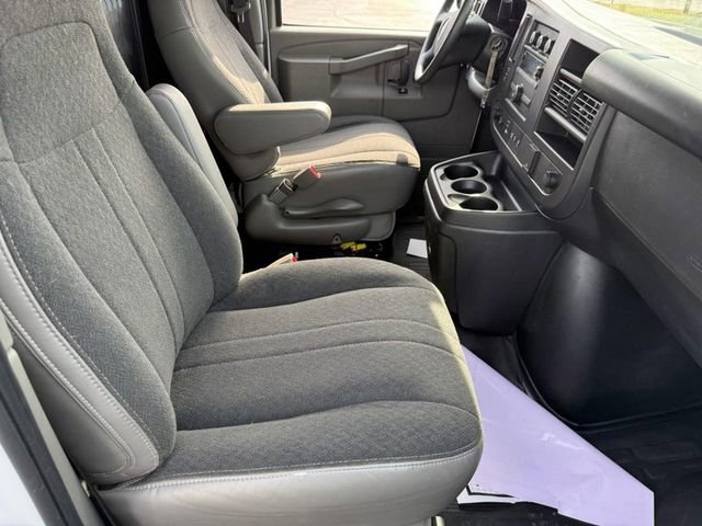 Used 2024 GMC Savana 2500 w/ Driver Convenience Package RWD image 9