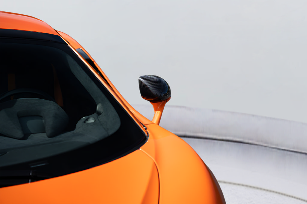 Used 2018 McLaren 570S Spider RWD image 25