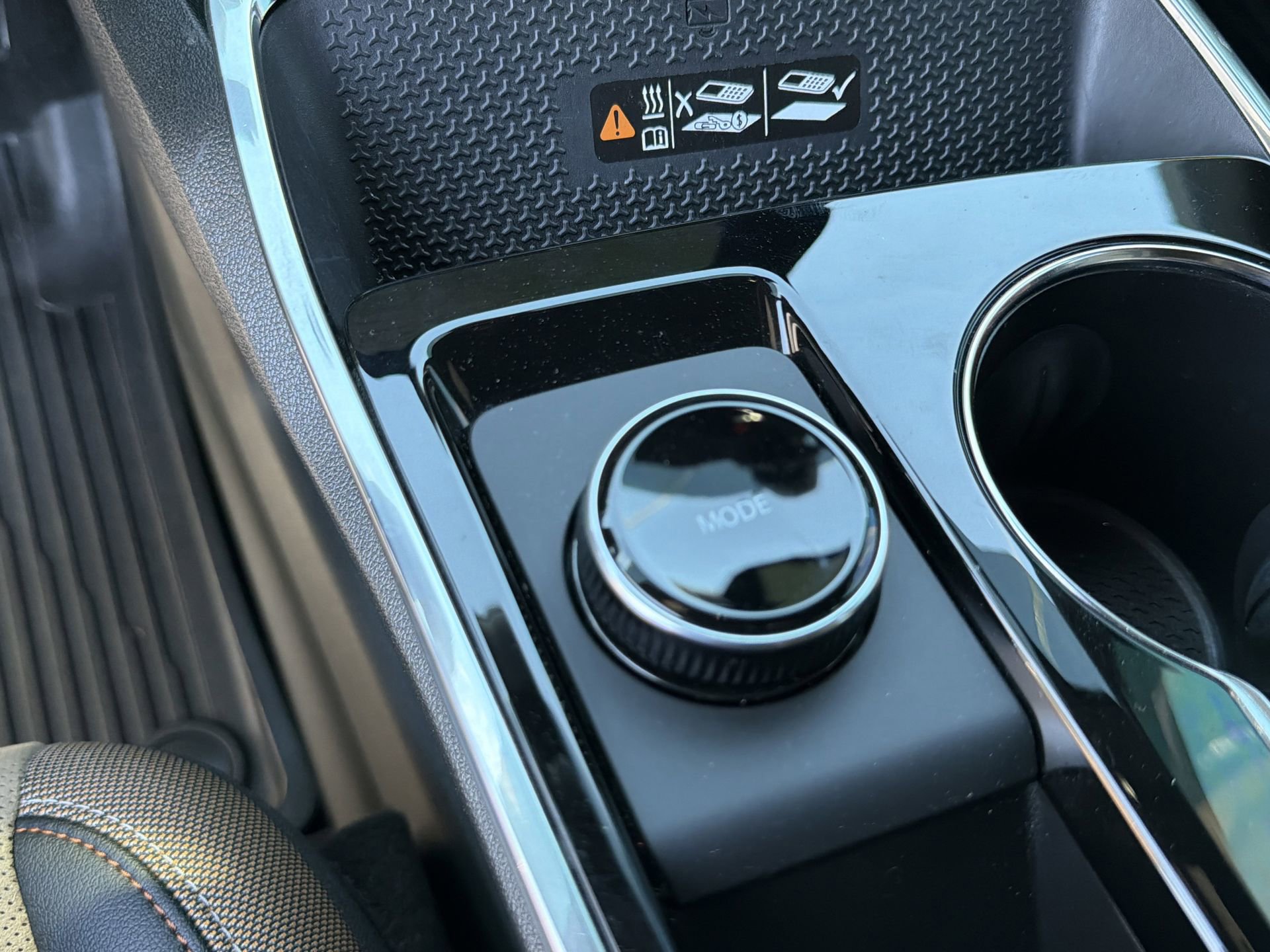 Used 2025 Chevrolet Equinox ACTIV w/ Safety and Technology Package image 10