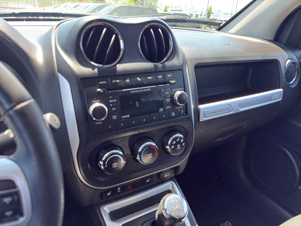 Used 2017 Jeep Compass Latitude AWD/4WD image 20