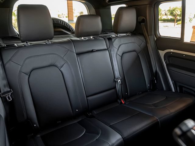 New 2026 Land Rover Defender 110 X-Dynamic SE AWD/4WD image 27