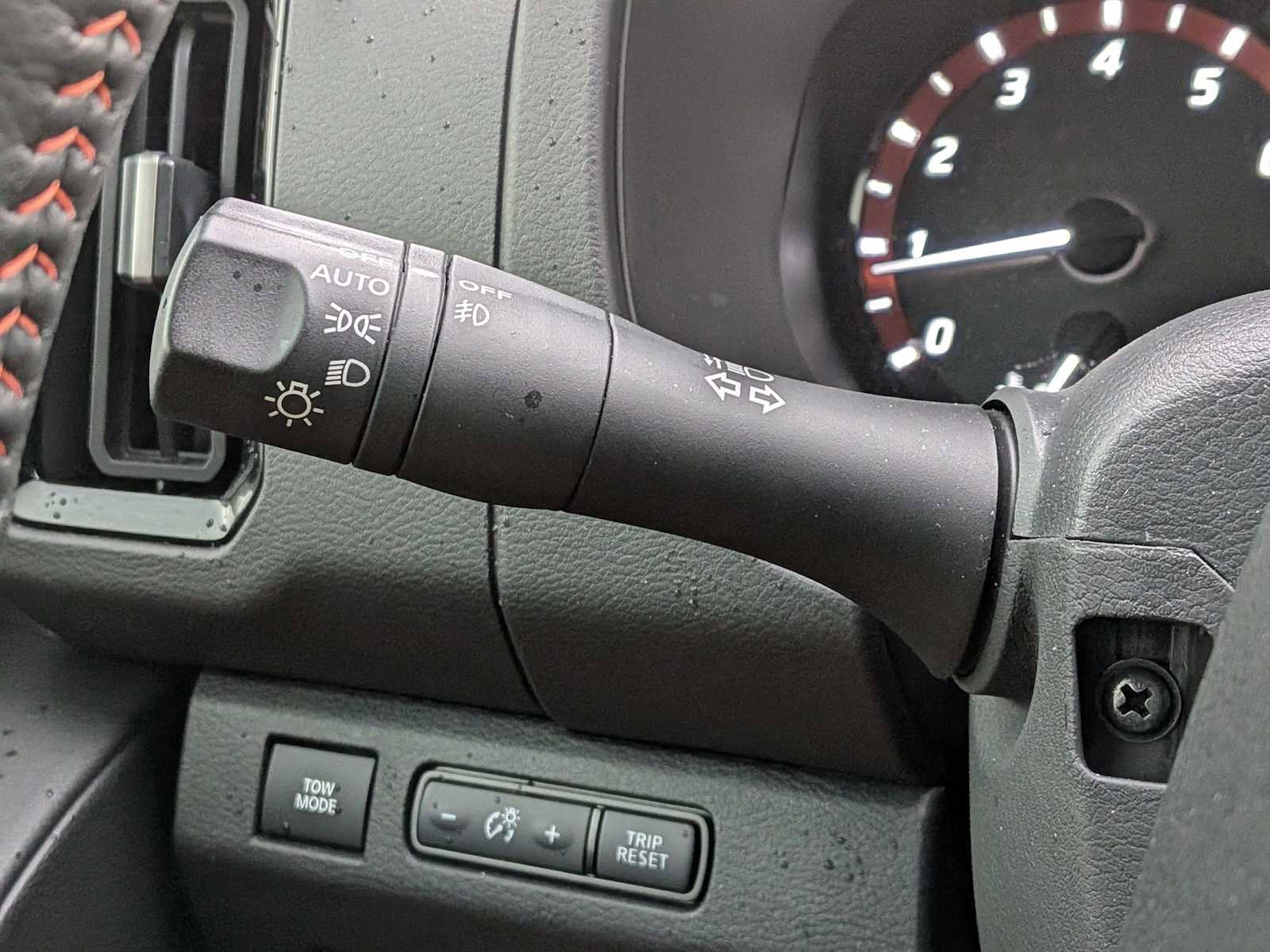 Used 2025 Nissan Frontier PRO-4X w/ Pro Convenience Package image 24