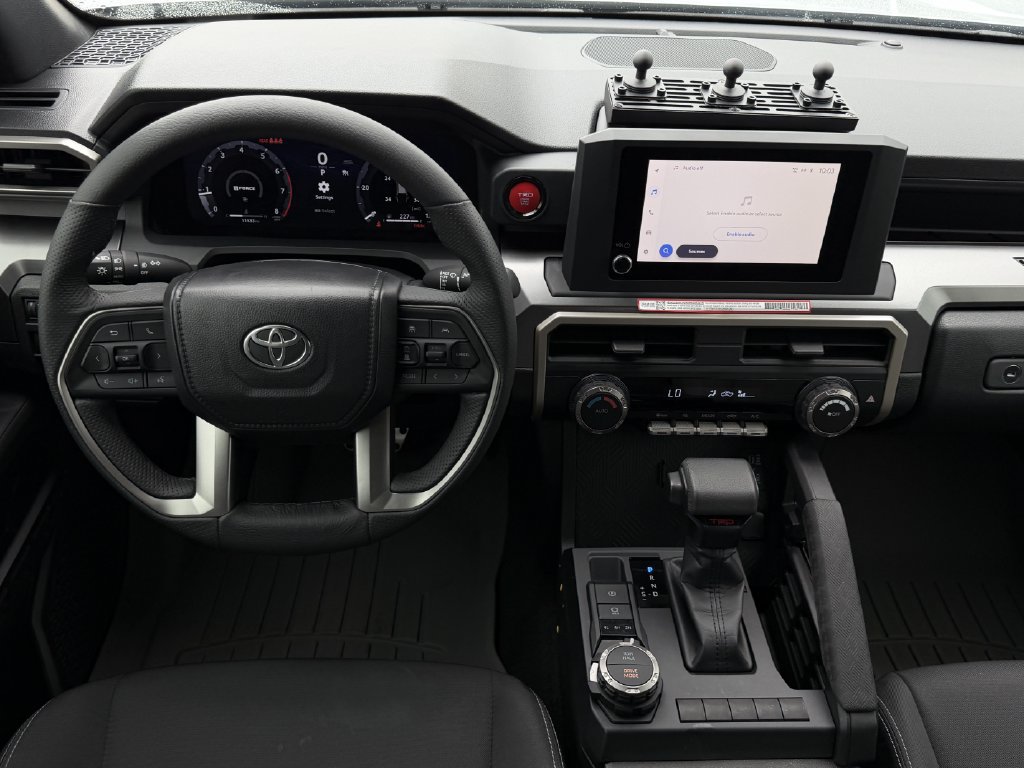 Used 2025 Toyota Tacoma TRD Sport AWD/4WD image 12