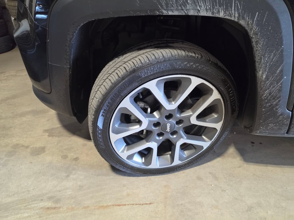 Used 2022 Jeep Renegade Limited w/ Sun, Sound & Wheels Group AWD/4WD image 3