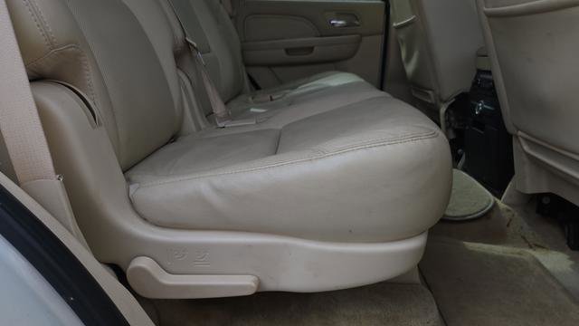 Used 2007 Cadillac Escalade 2WD w/ Climate Package image 19