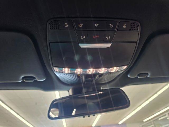 Used 2019 Mercedes-Benz GLC 300 4MATIC w/ Premium Package image 25