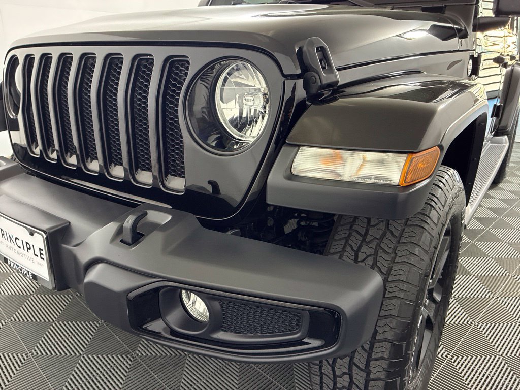 Used 2020 Jeep Wrangler Unlimited Sahara AWD/4WD image 9