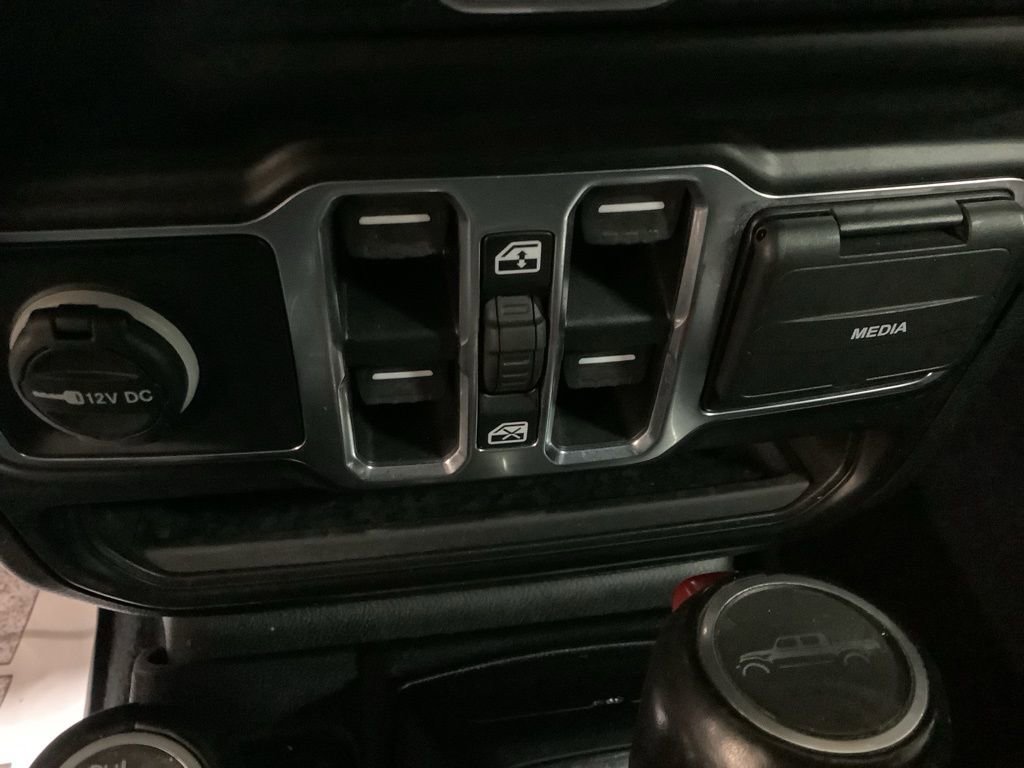 Used 2022 Jeep Gladiator Overland w/ Popular Equipment Package image 26